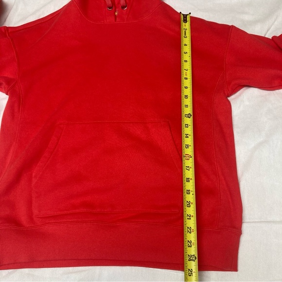 Zella Hoodie
Sweatshirt Long Sleeve
Woman's size S - Picture 4 of 16